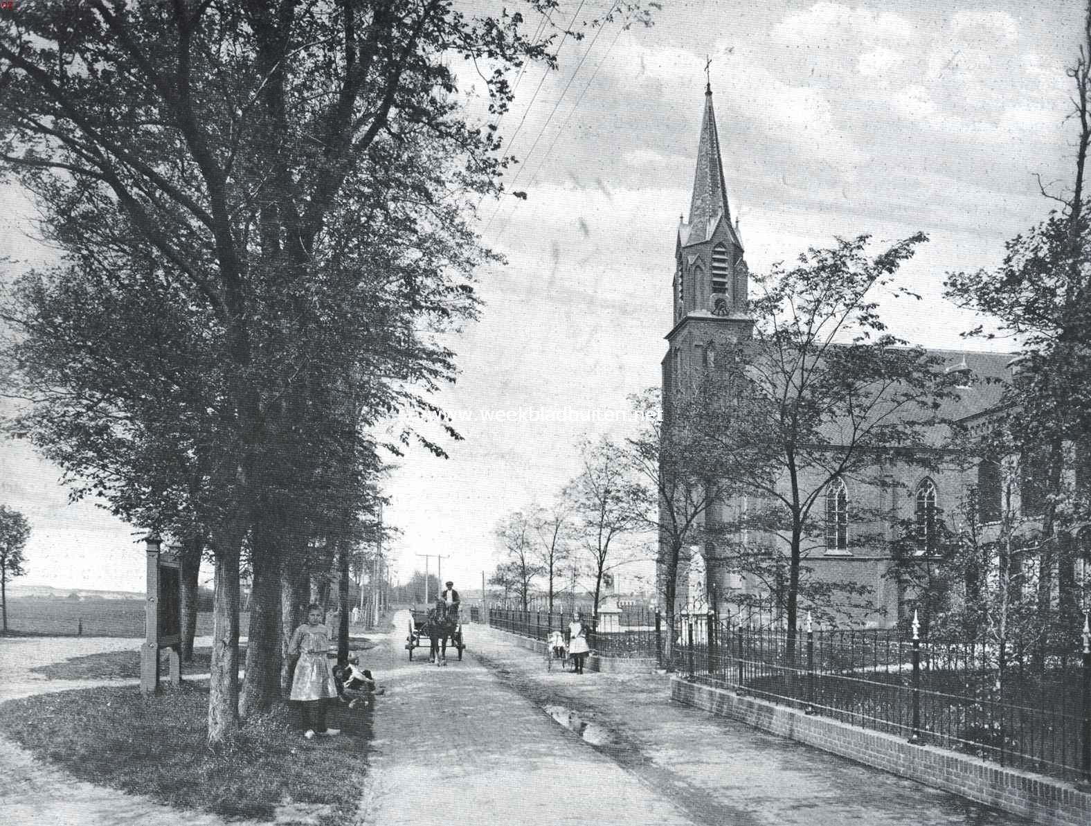 Om en in Egmond aan den Hoef. Bij de kerk van Rinnegom