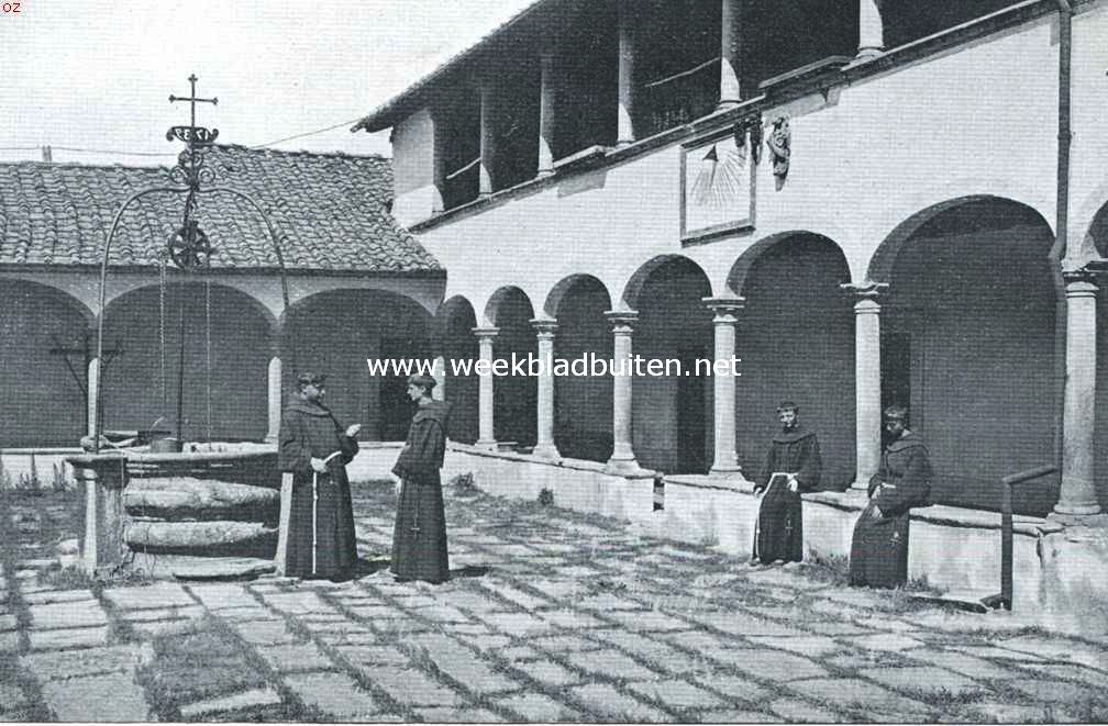 Fiesole. Binnenplaats van het klooster San Francesco