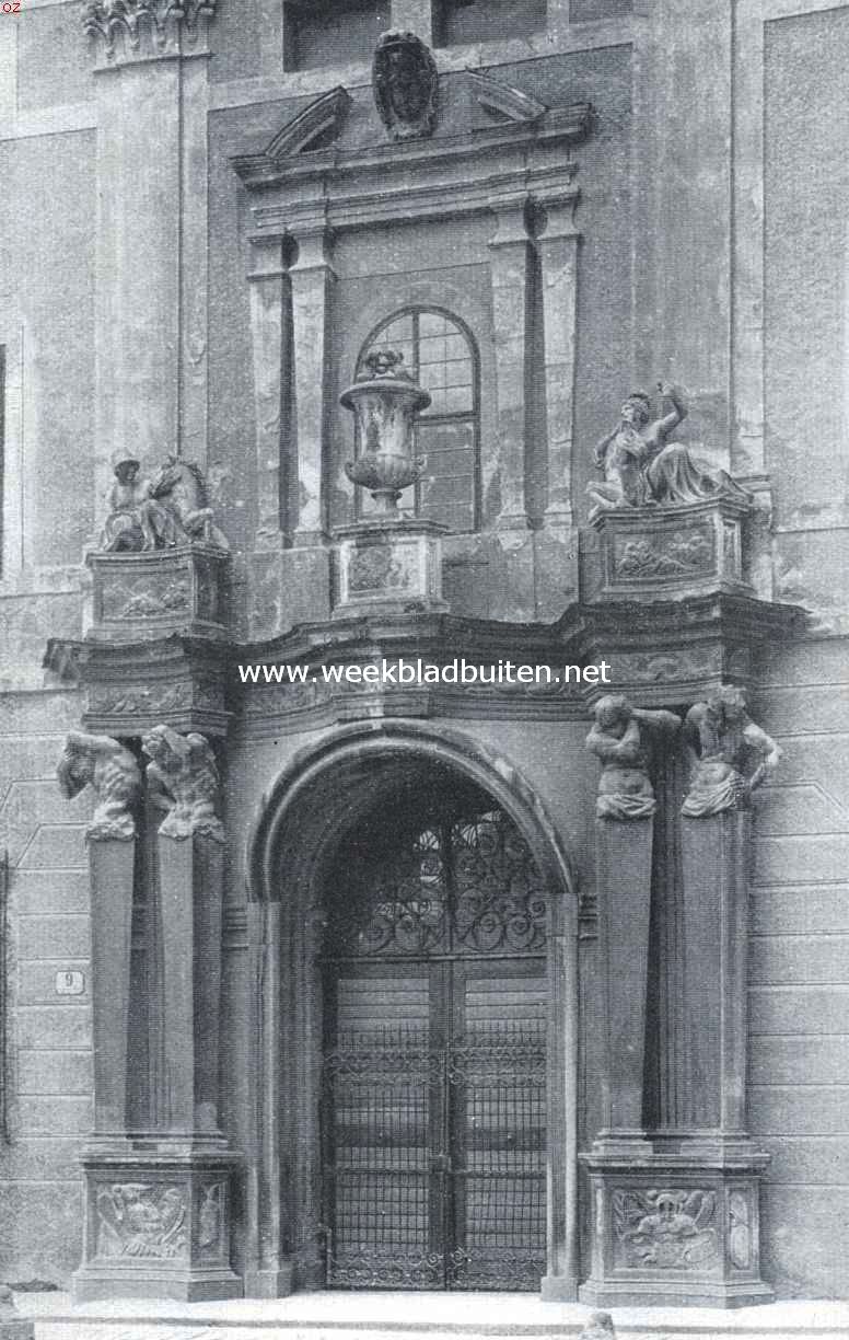 Salzburg. Portaal van het Marstallgebouw