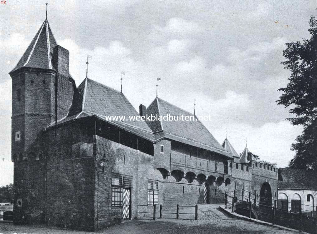 De Koppelpoort. Binnenzijde van het geheele gebouw