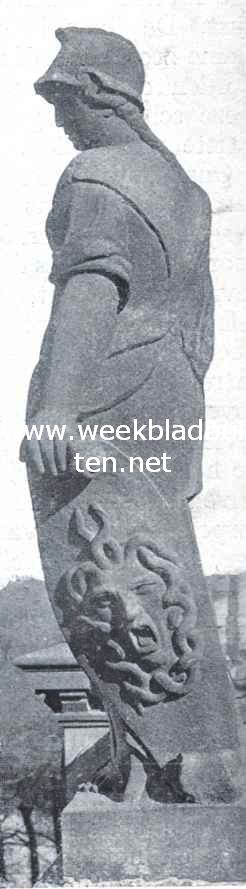Het huis van de familie Van Loon. Minerva, beeld op het dak van het huis der familie Van Loon
