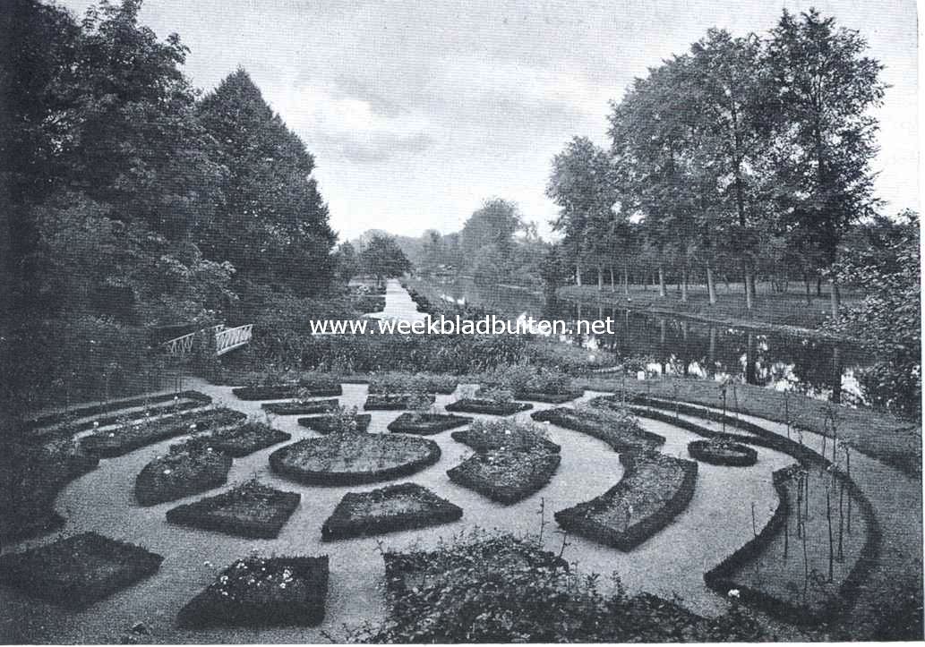 Het kasteel Rhijnestein. In den bloementuin van kasteel Rhijnestein