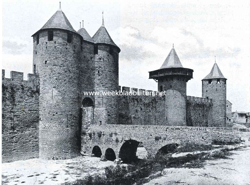 La cit de Carcassonne. Gedeelte van het kasteel, achterzijde