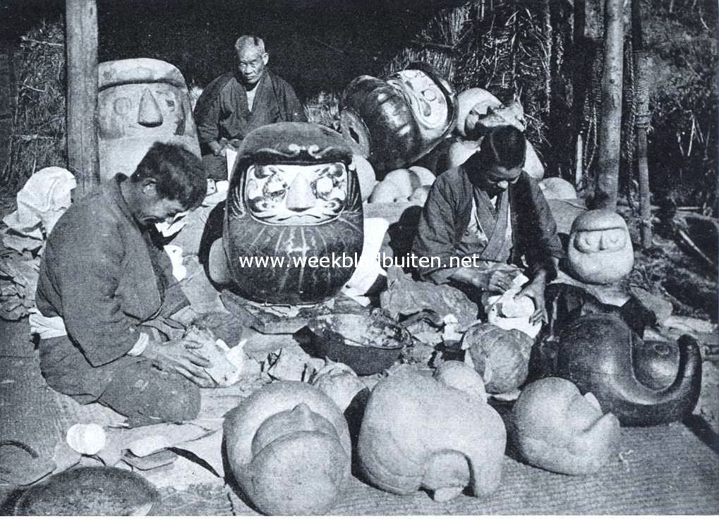 Uit Japan. Tabaksdoossnijders