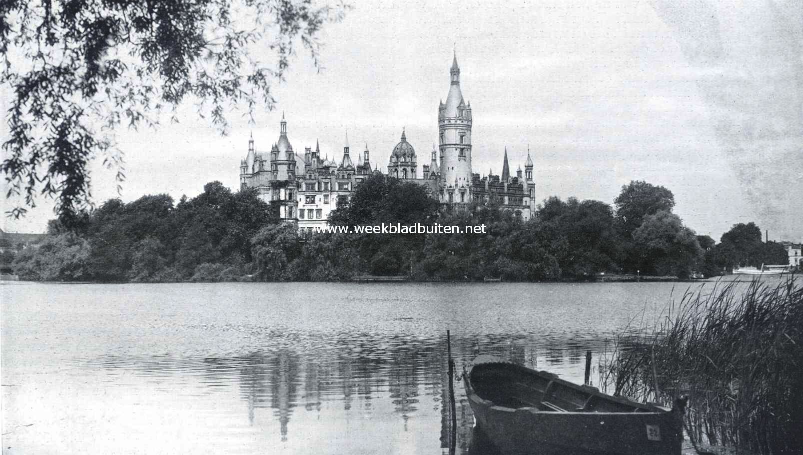 Het slot te Schwerin, gezien van het Schweriner meer af