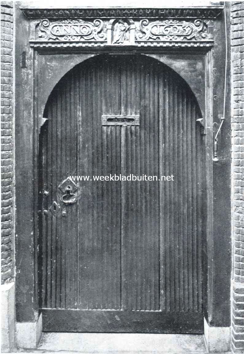 Toegangsdeur tot het St. Bartholomeus-Gasthuis te Weesp