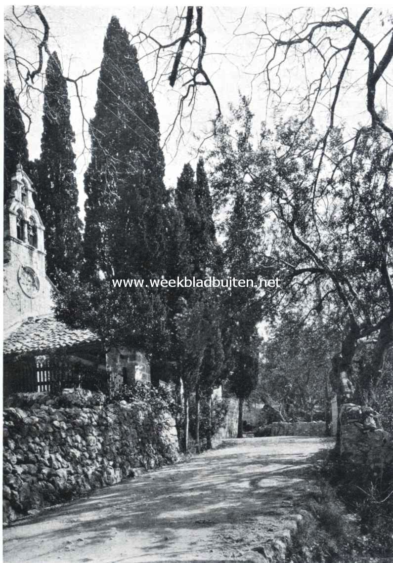 Bij het S. Michele-kerkhof te Ragusa