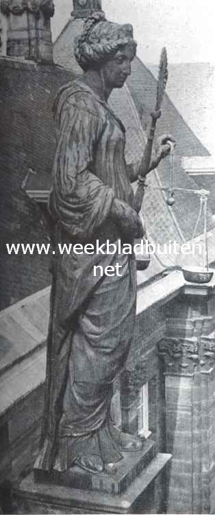 Het beeld der Rechtvaardigheid op den voorgevel van het Stadhuis-Paleis