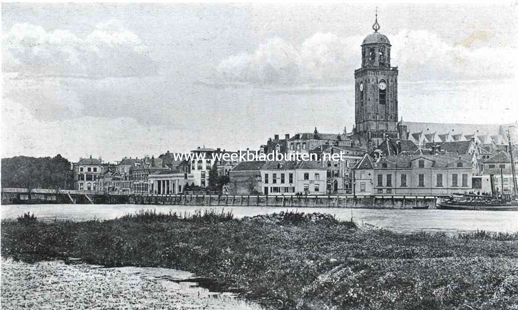 Gezicht op Deventer en den toren der St. Lebunuskerk