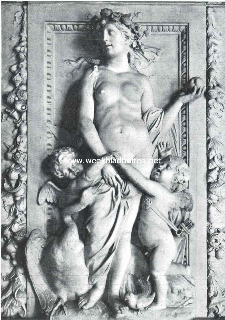 Het Amsterdamsche Stadhuis-Paleis. Het Venus-beeld van Rombout Verhulst in den noordwestelijken hoek der galerijen