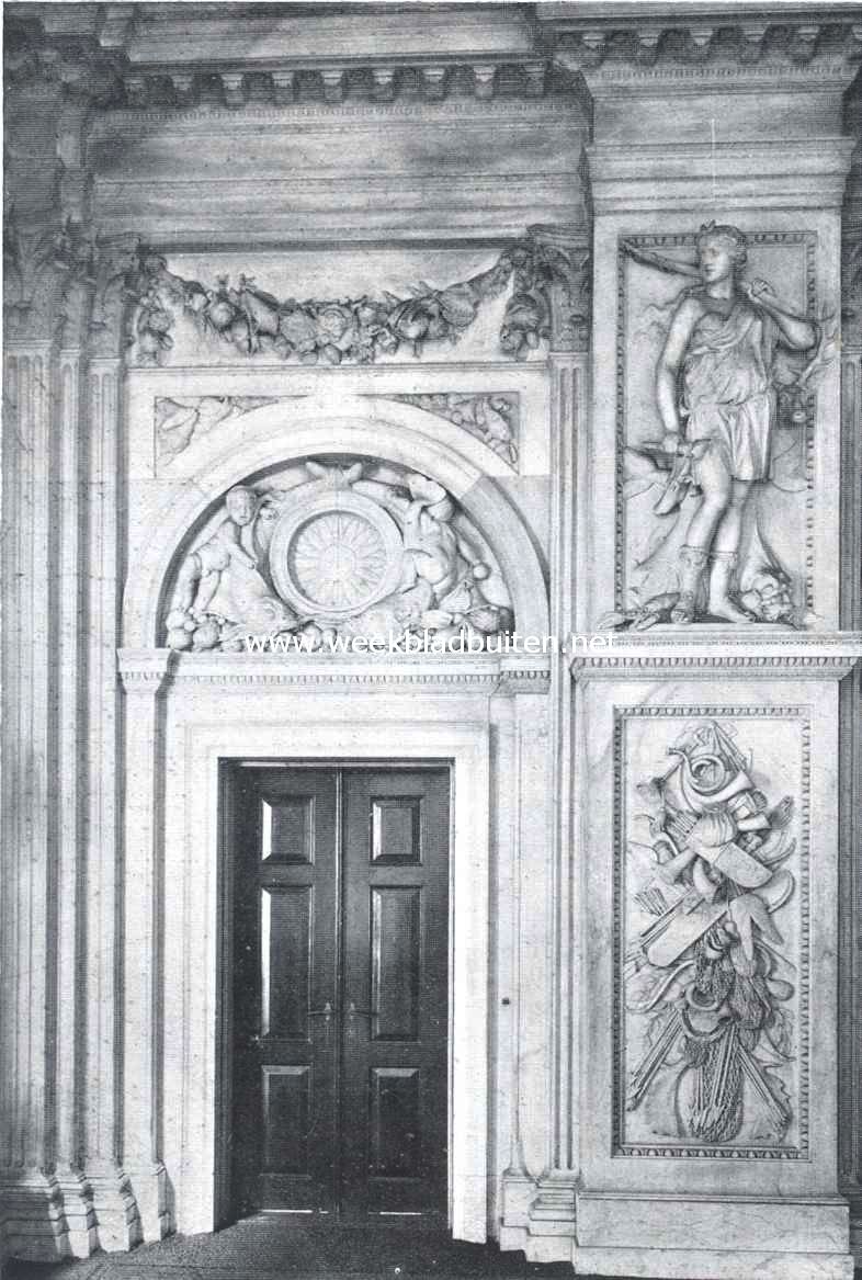 Het Amsterdamsche Stadhuis-Paleis. Het beeld van Diana met omgeving, in den zuidoostelijken hoek der galerijen