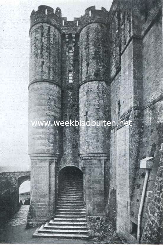 Het chatelet. De ingang van de abdij-gebouwen. (Begin vijftiende eeuw)