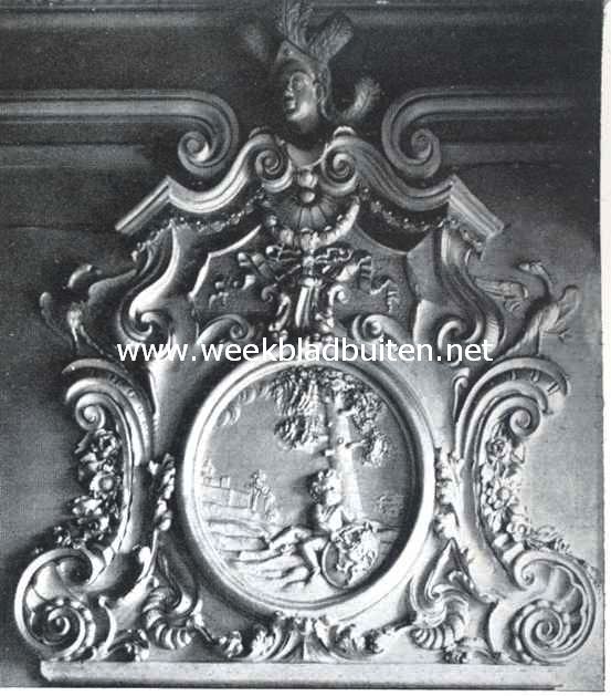 Medaillon boven den ingang der Commissiekamer, vroeger kamer der Brabantsche schepenen, in het stadhuis van Maastricht
