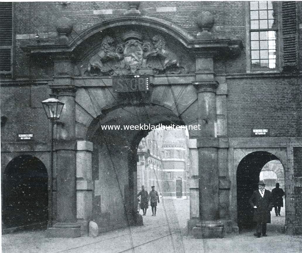 Het Binnenhof. De Binnenpoort op het Binnenhof