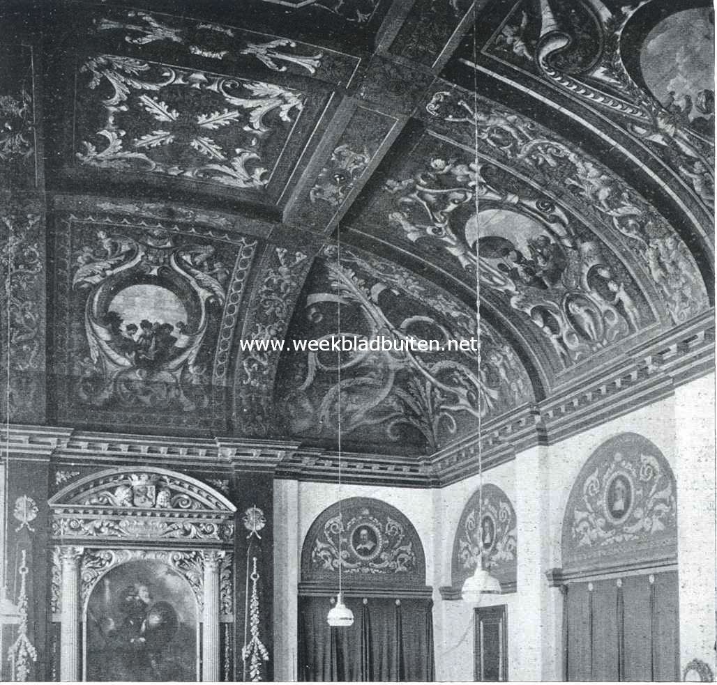 Het Binnenhof. Gewelf van de v.m. vergaderzaal der Staten van Holland, met het gedeelte, boven de publieke tribune van het schoorsteenstuk, voorstellende de Oorlog