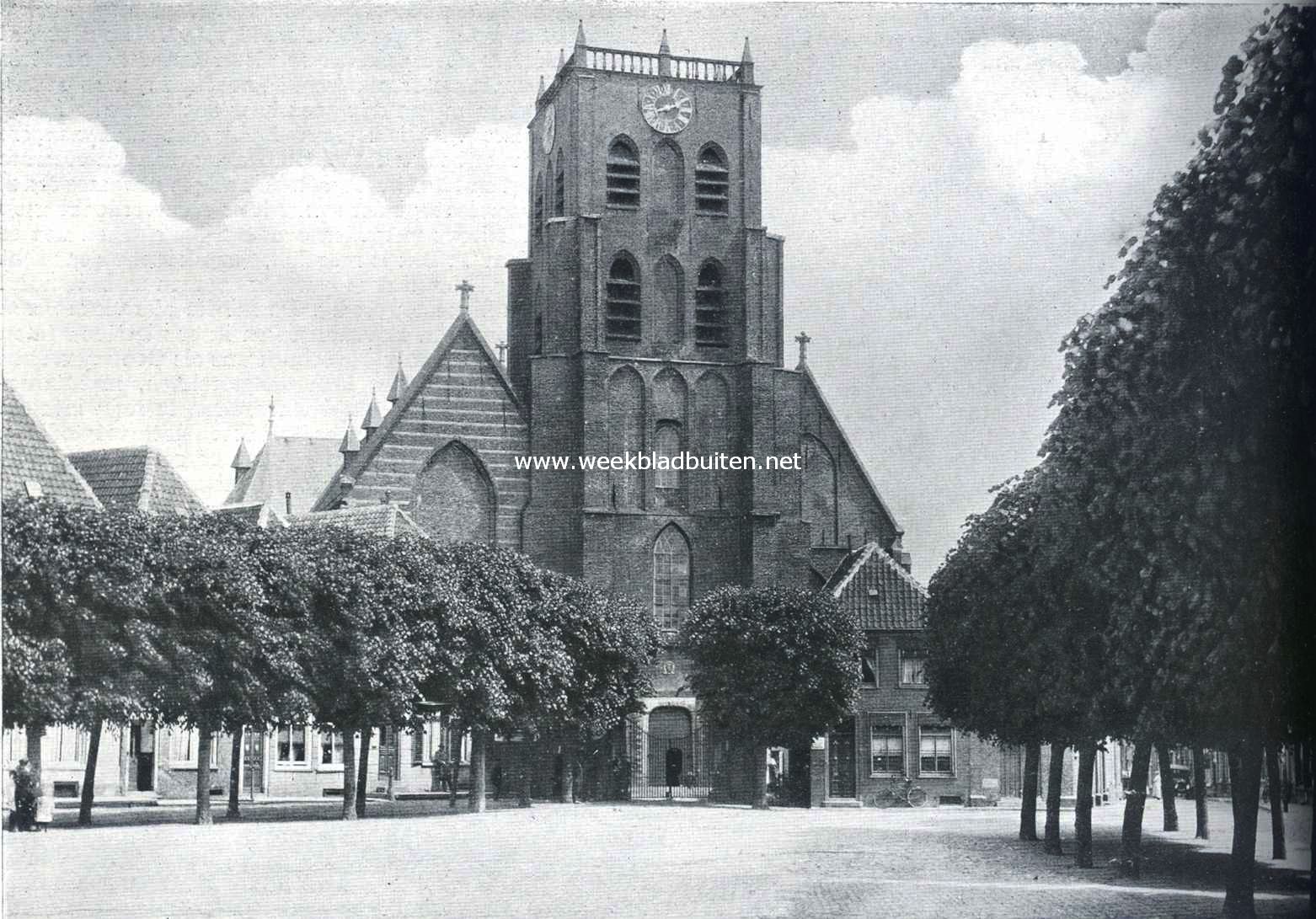 De kerk te Geertruidenberg, gezien van de markt