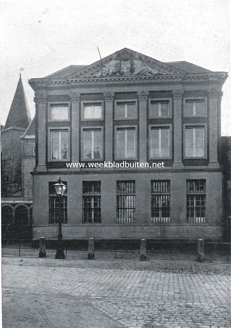 's Gravenstein te Leiden. De voorgevel van de vierschaar