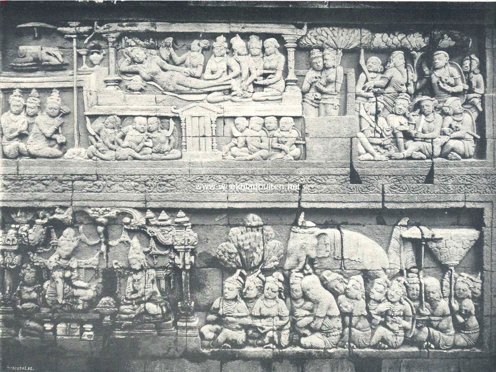 De Boroboedoer. Een der dubbele relifs op de eerste galerij 1