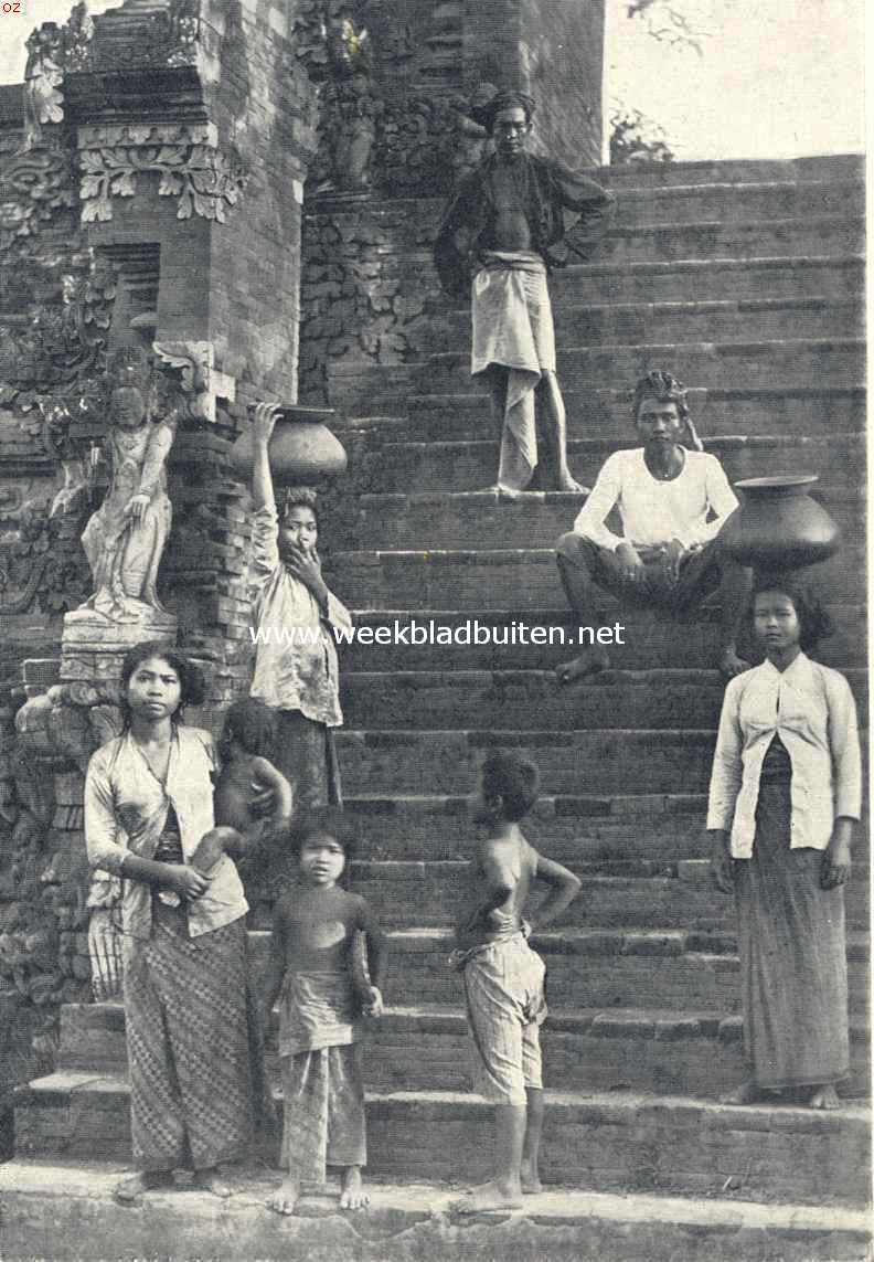 Bali. Trap naar een tempel te Sangsit