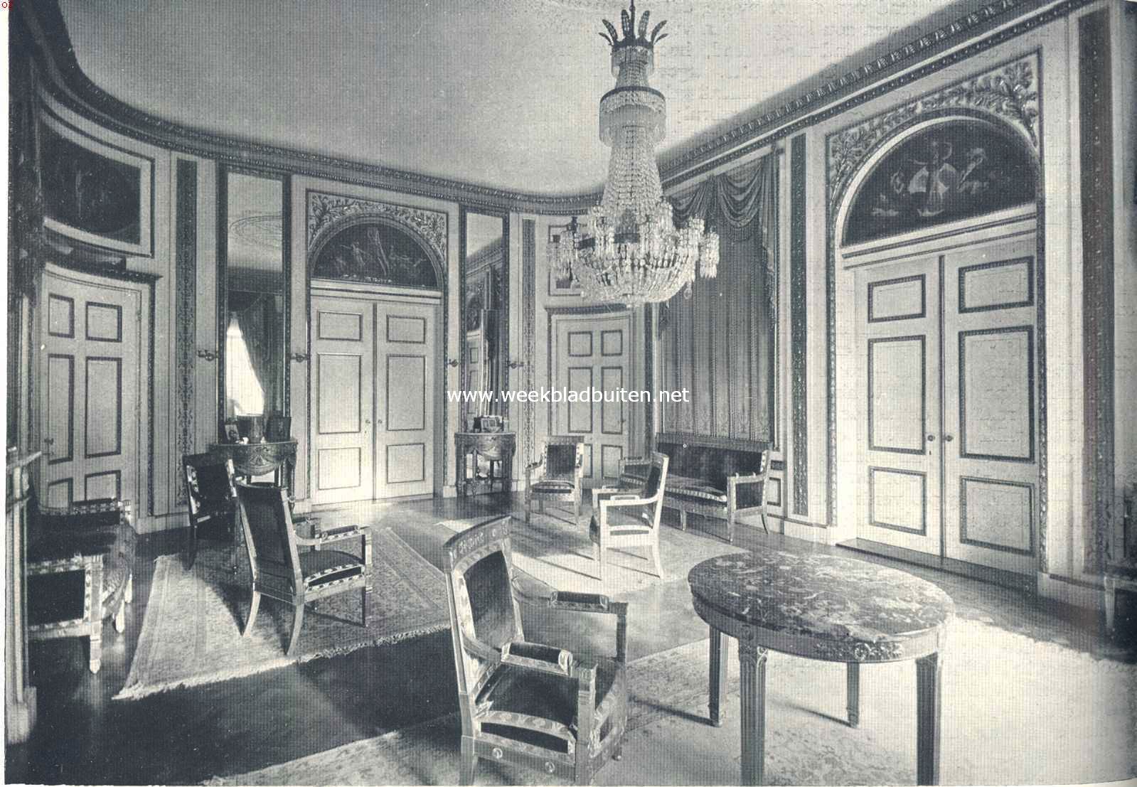 'n Haarlemsche patricirswoning. De gouden zaal in de ambtswoning van den Commissaris der Koningin  in Noord-Holland