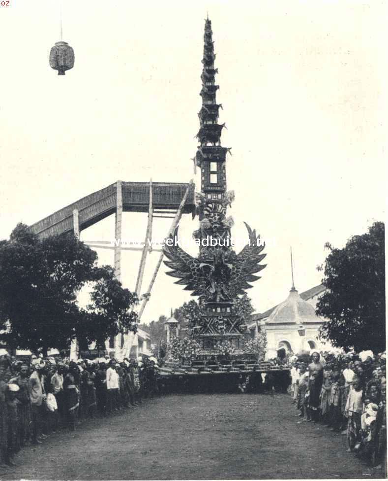 Lijkverbranding op Bali. Lijkentoren op Noord-Bali. Links de omfloerste lamp