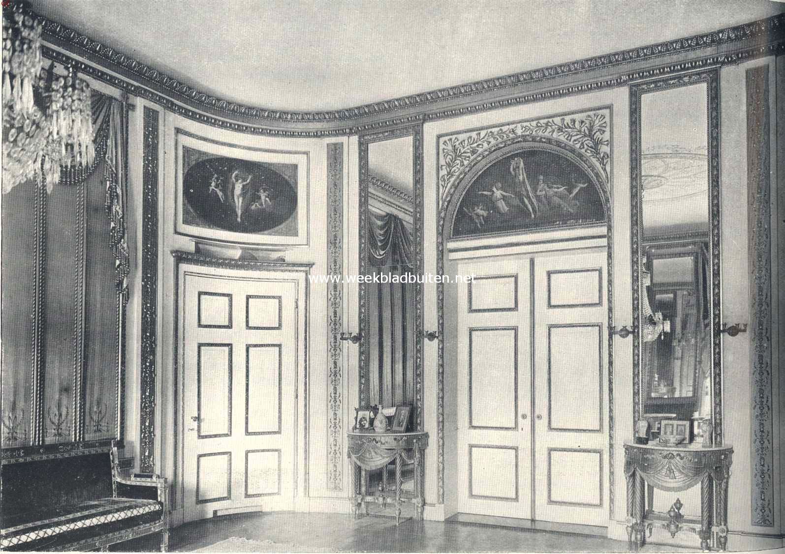 'n Haarlemsche patricirswoning. Hoek van de gouden zaal in de ambtswoning van den Commissaris der Koningin in Noord-Holland, te Haarlem