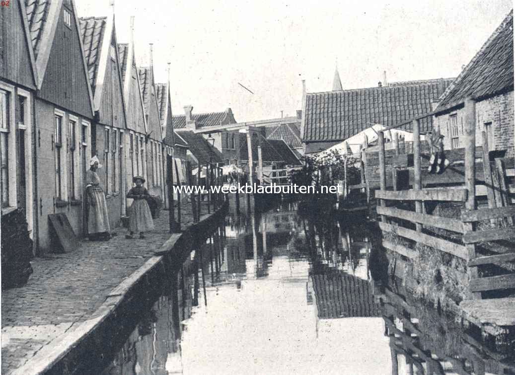 Volendam en de haringvangst. Grachtje te Volendam