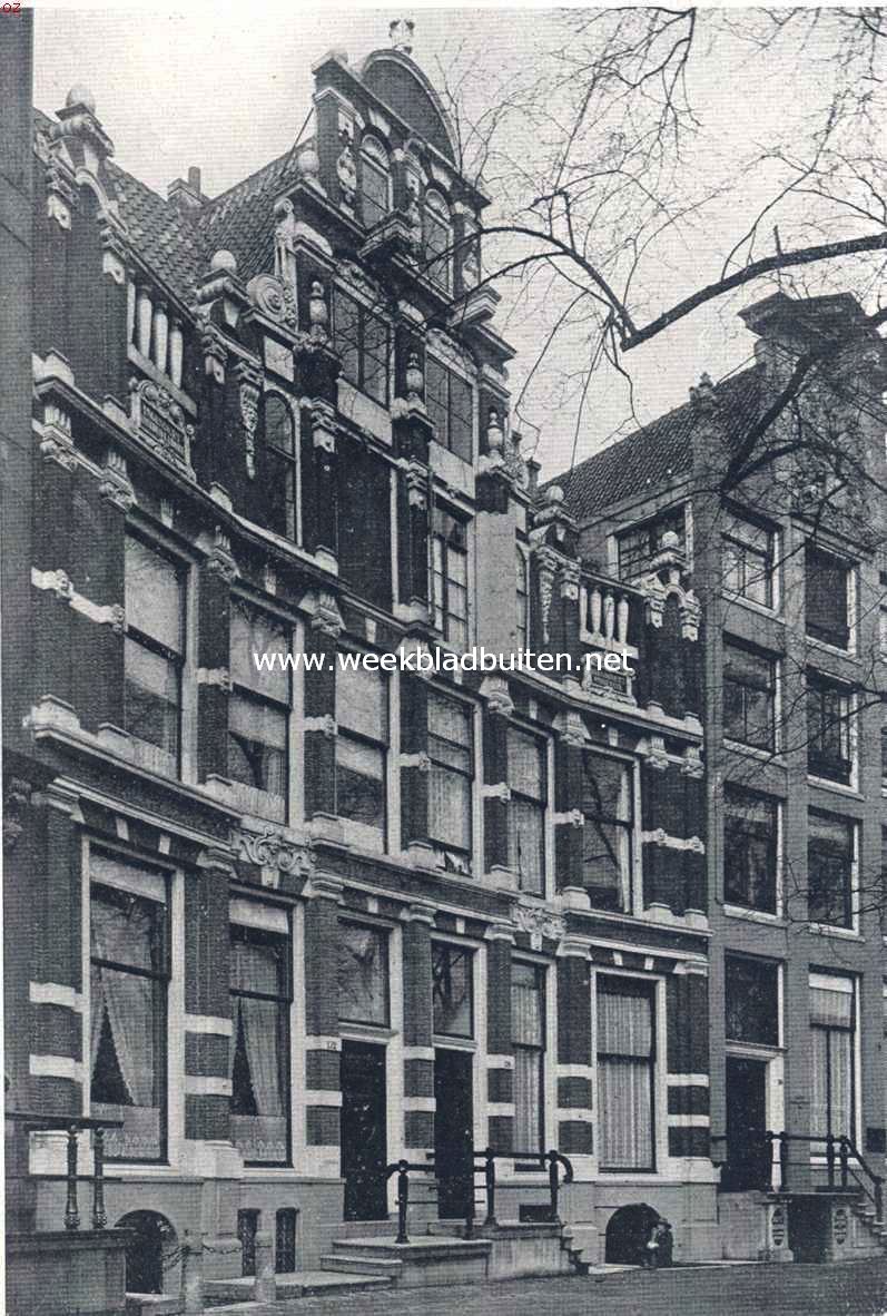 Het fraaie huis aan de Heerengracht, waarvan de rechterhelft is aangekocht door de vereeniging 