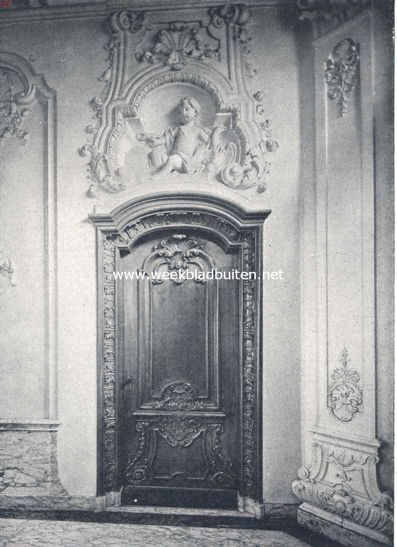 Amsterdamsche grachtpaleizen. Deur in de benedengang van het huis Heerengracht 475