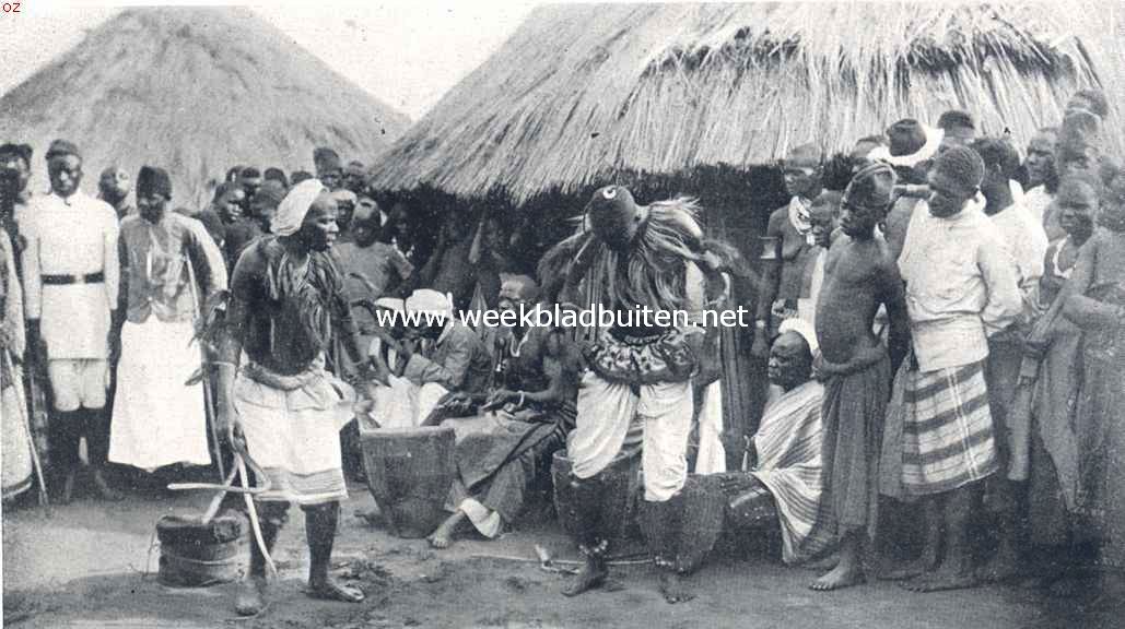Kunstenmakers in een Oost-Afrikaansch negerdorp