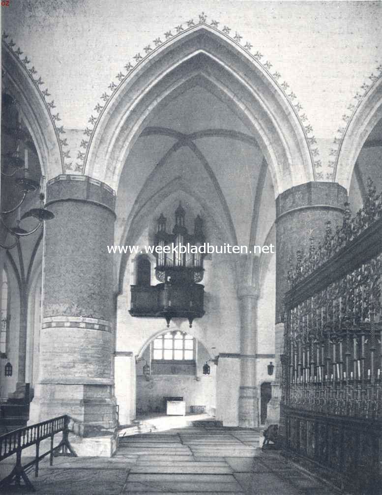 De oude Sint Bavokerk te Haarlem. In de St. Bavokerk, met gezicht op de kapel van de zeven ween