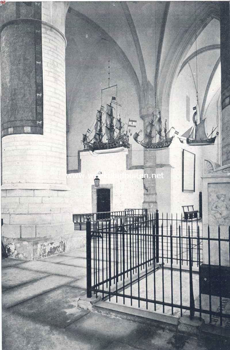 De oude Sint Bavokerk te Haarlem. Gezicht in de St. Bavokerk te Haarlem, met de drie 