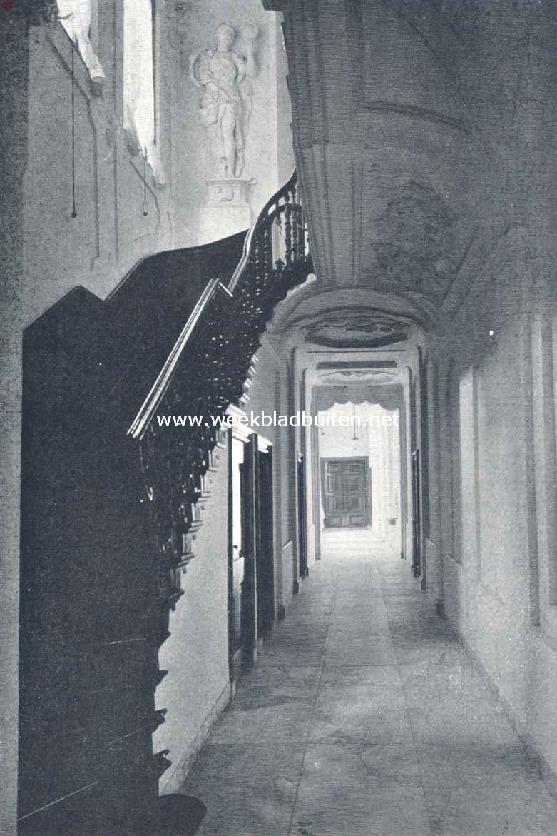 Teylers Fundatiehuis te Haarlem. Benedengang en traphal in Teylers woonhuis
