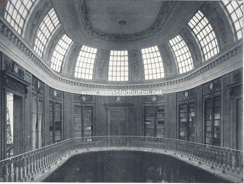 Teylers Fundatiehuis te Haarlem. De ovale zaal in Teylers Museum