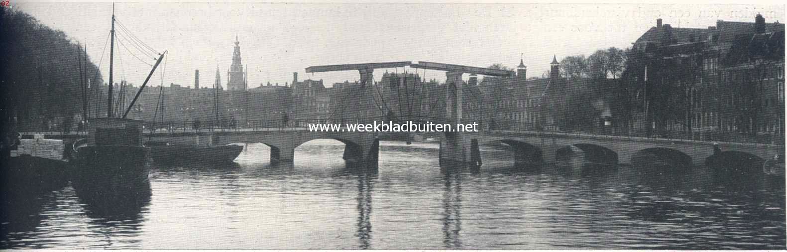 Langs den Amstel. Amstel en Magere Brug. Op den achtergrond de Oude- en Zuiderkerktorens