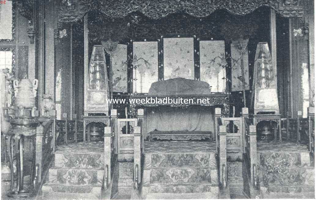 Een tempelfeest in China. Het inwendige van een Lama-tempel te Peking