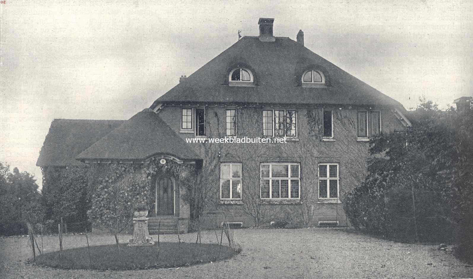 Het moderne landhuis. Voorgevel van het hoofdgebouw