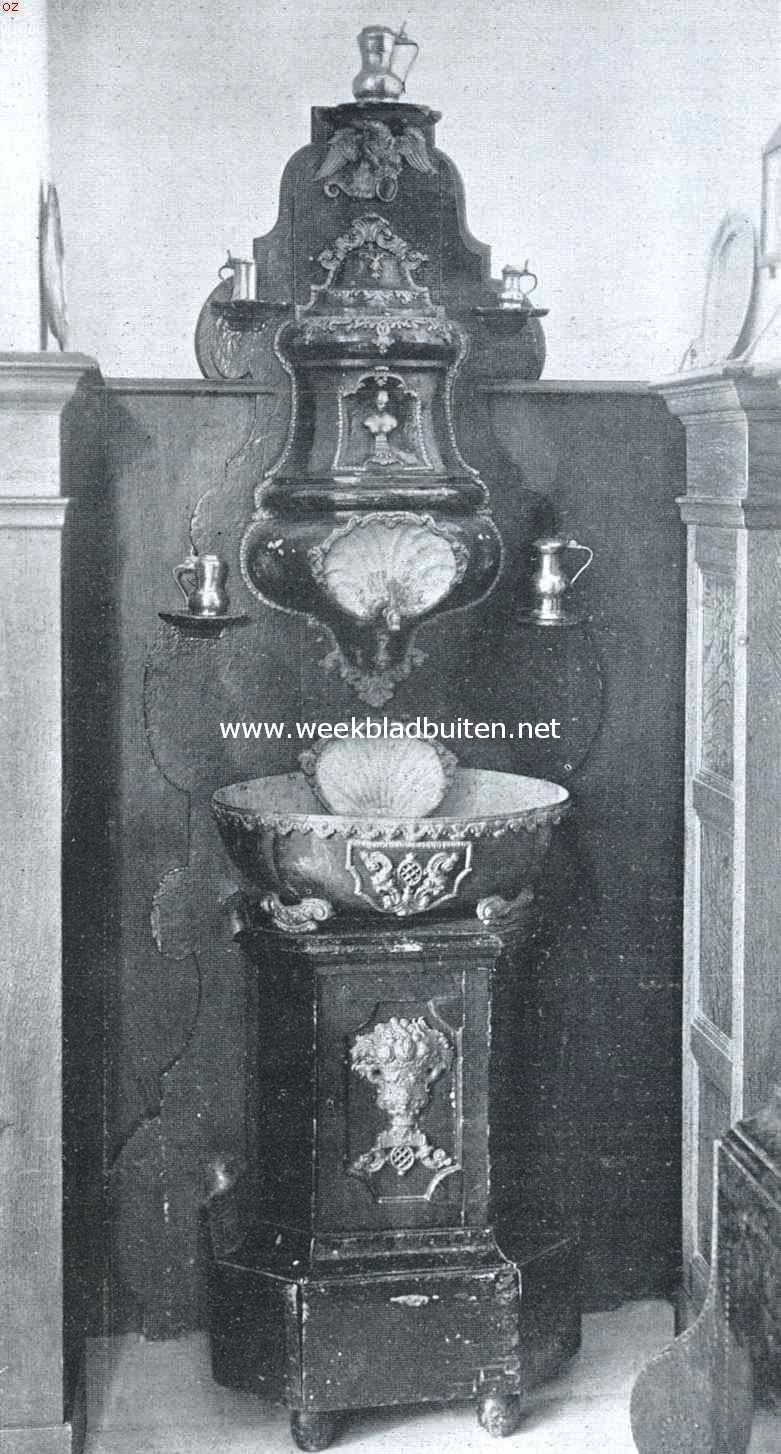 Huize Doornburgh bij Maarssen. Oude fontein in de gang