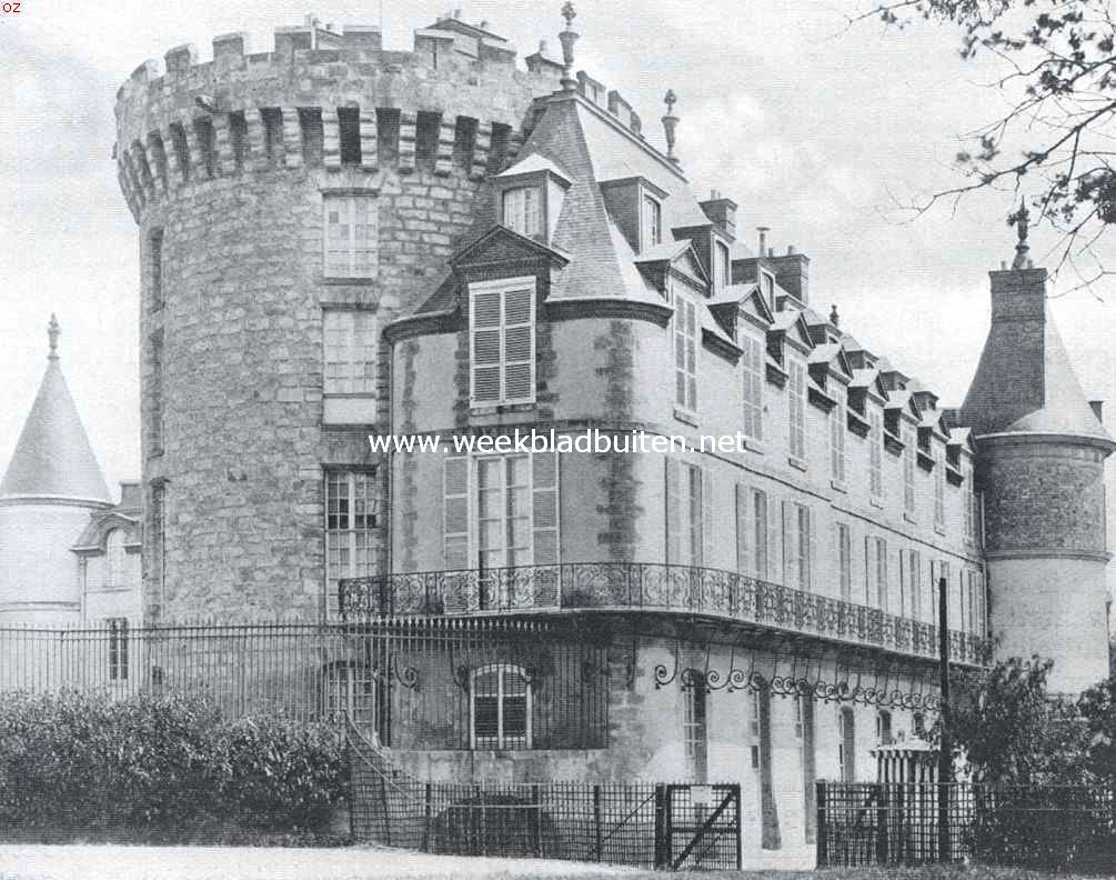 Paleizen en kasteelen om Parijs. Het kasteel te Rambouillet. De oude donjon en de nieuwe vleugel