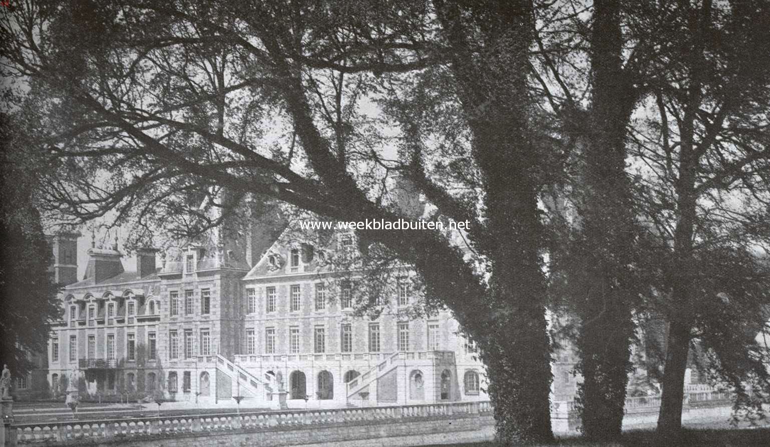 Paleizen en kasteelen om Parijs. Het kasteel de Courances. Achtergevel