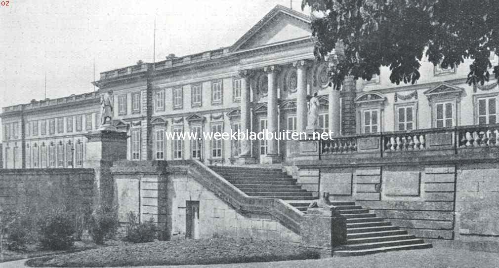 Paleizen en kasteelen om Parijs. Achterzijde van het kasteel te Compigne