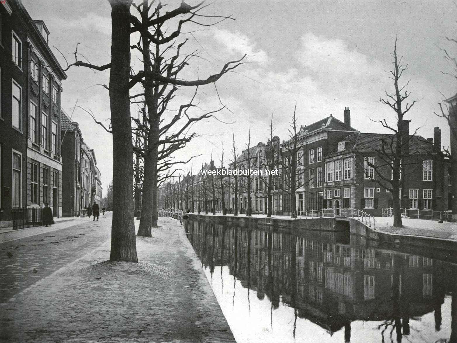 Leiden. Het Rapenburg bij de Groenhazengracht
