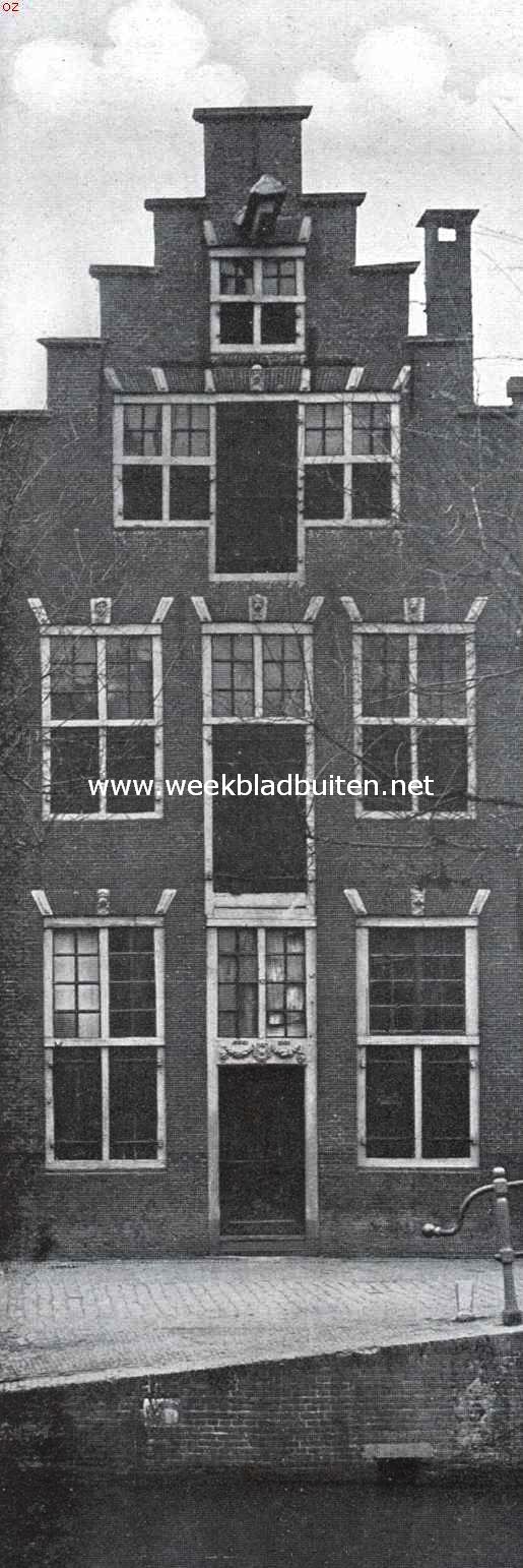 Leiden. Pakhuis aan de Heerengracht te Leiden