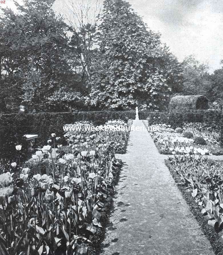 De Voorjaarsbloemententoonstelling te Heemstede. Tulpenweelde in een Oud-Hollandschen tuin