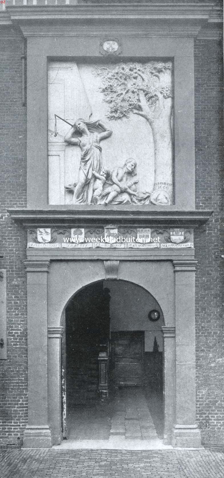Ingang van het v.m. Pesthuis bij Leiden