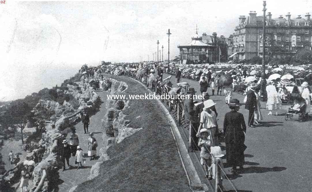 Aan Engeland's Zuidoostkust. De Leas te Folkestone. Links het zig-zag pad