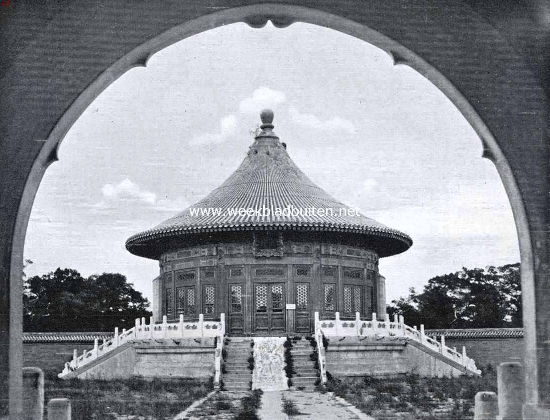 Peking. De hal der overpeinzingen in den tempel des hemels