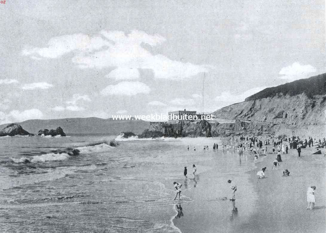 Californi. De Kust van Californi. Op de vooruitspringende rots het 