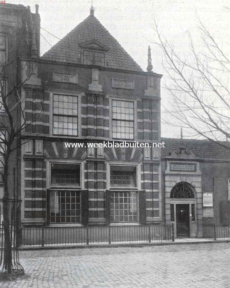 Gevels en gevelversieringen in de sleutelstad. Gevel aan de Pieterskerkgracht te Leiden