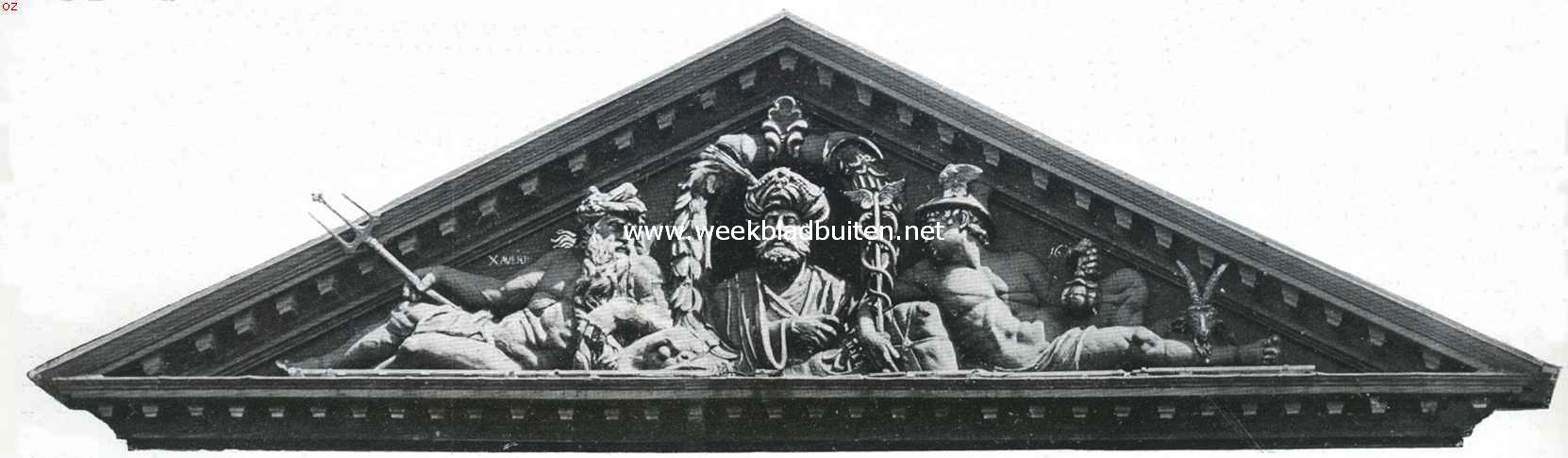 Gevels en gevelversieringen in de sleutelstad. Fronton van een huis aan de Breestraat te Leiden